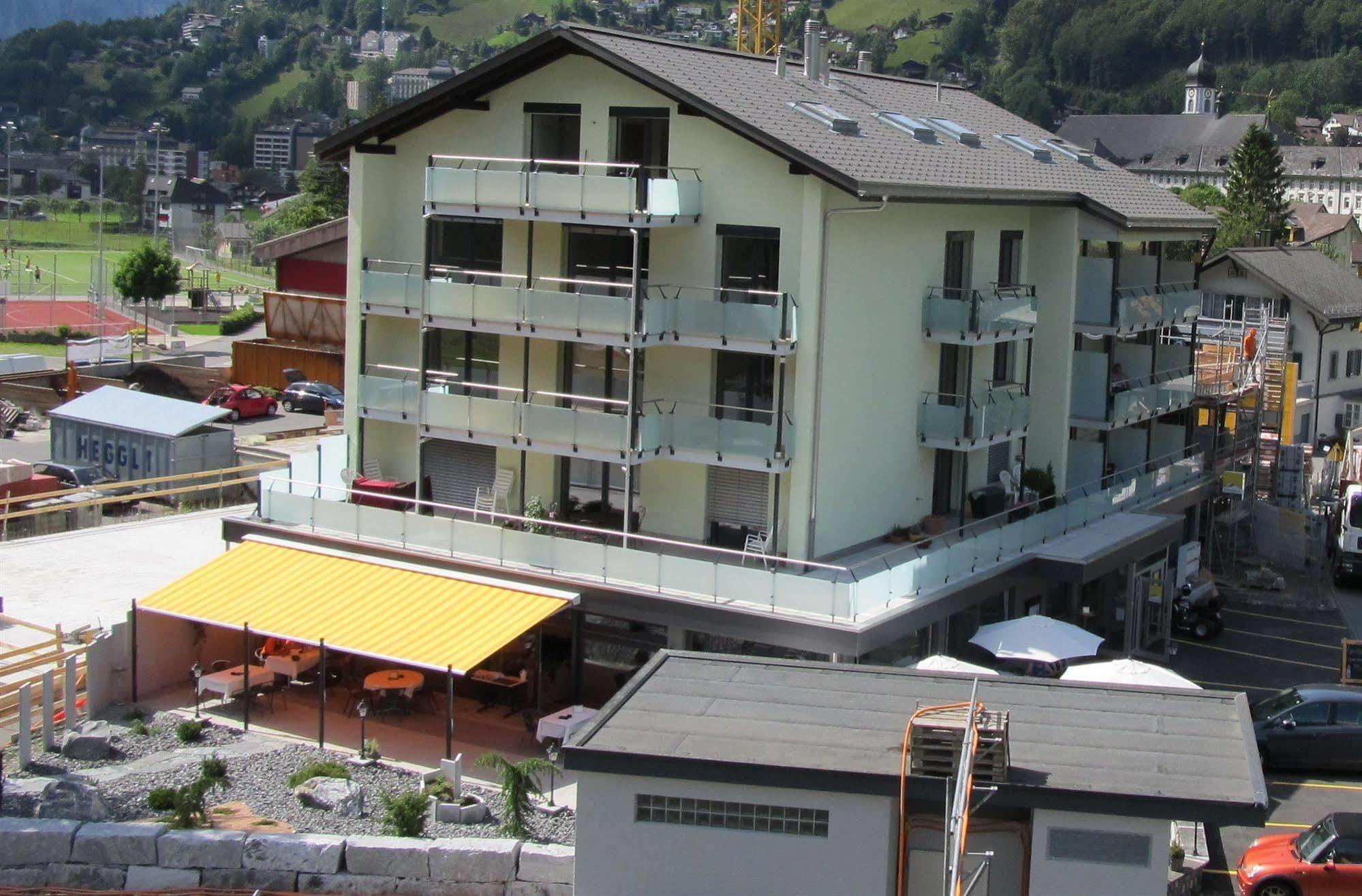 Hotel Hahnenblick Енгелберг Екстериор снимка